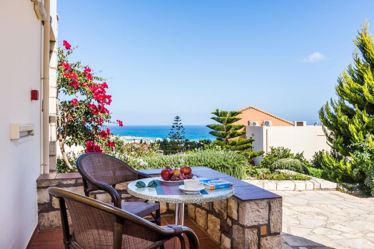 Deluxe suite Sea view Balcony - Pilots Villas Hersonissos Crete