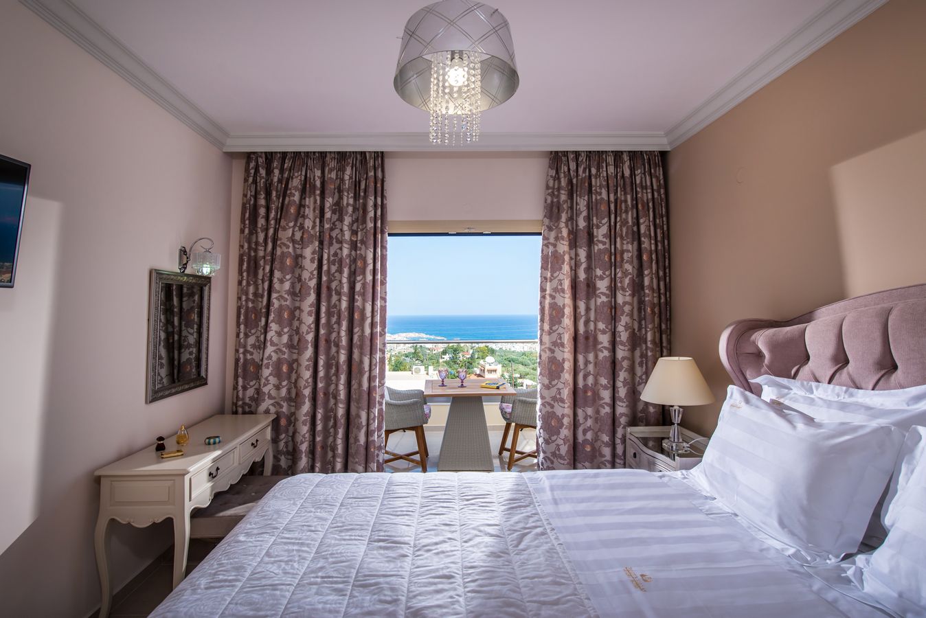 2 bedroom + 2 bathroom sea view suite master bedroom - Pilots Villas Hersonissos Crete
